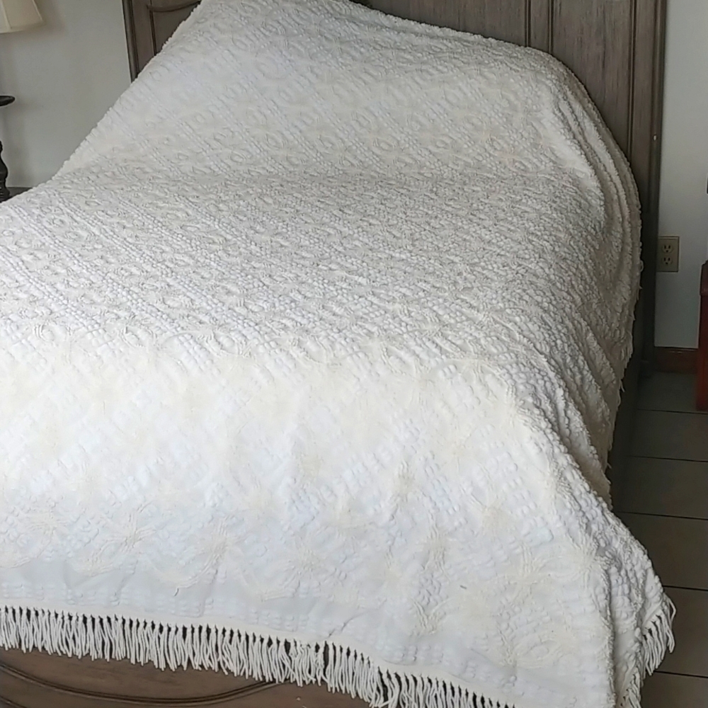 Full size chenille bed cover USA